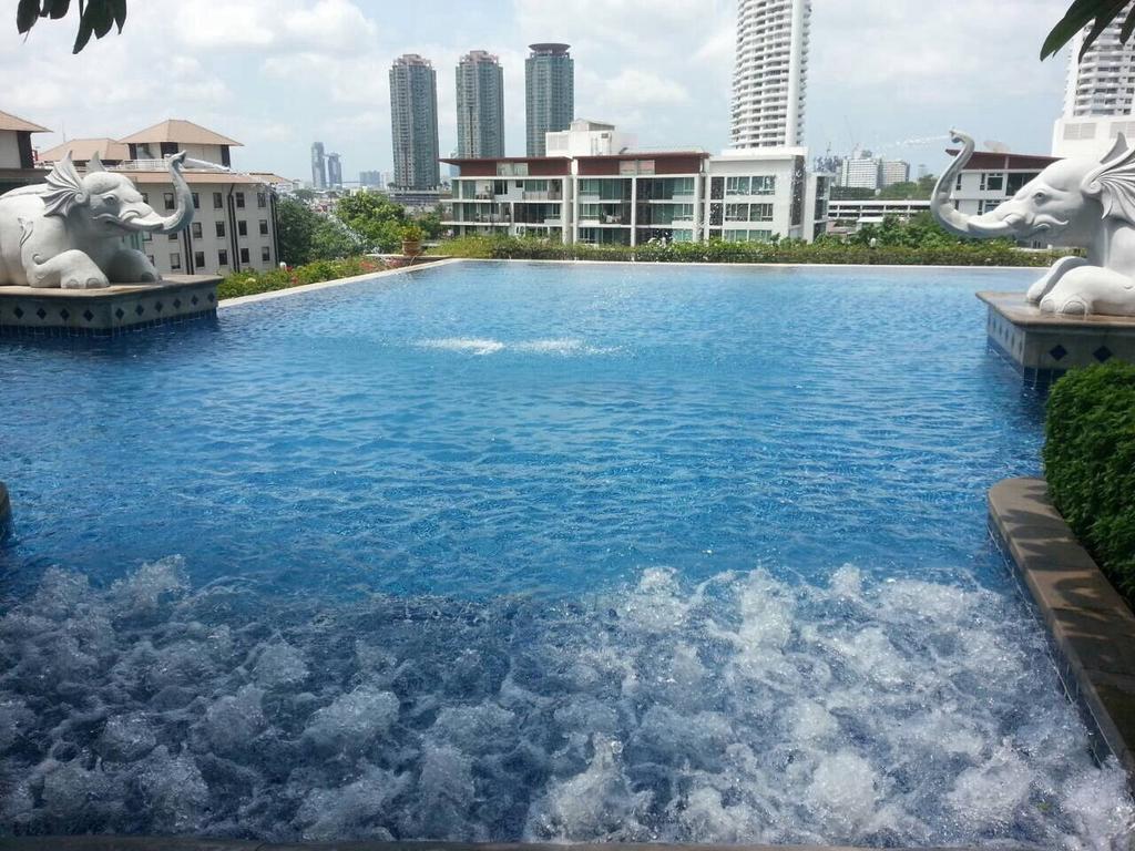 Baan Sathorn Riverfront Bangkok Zimmer foto