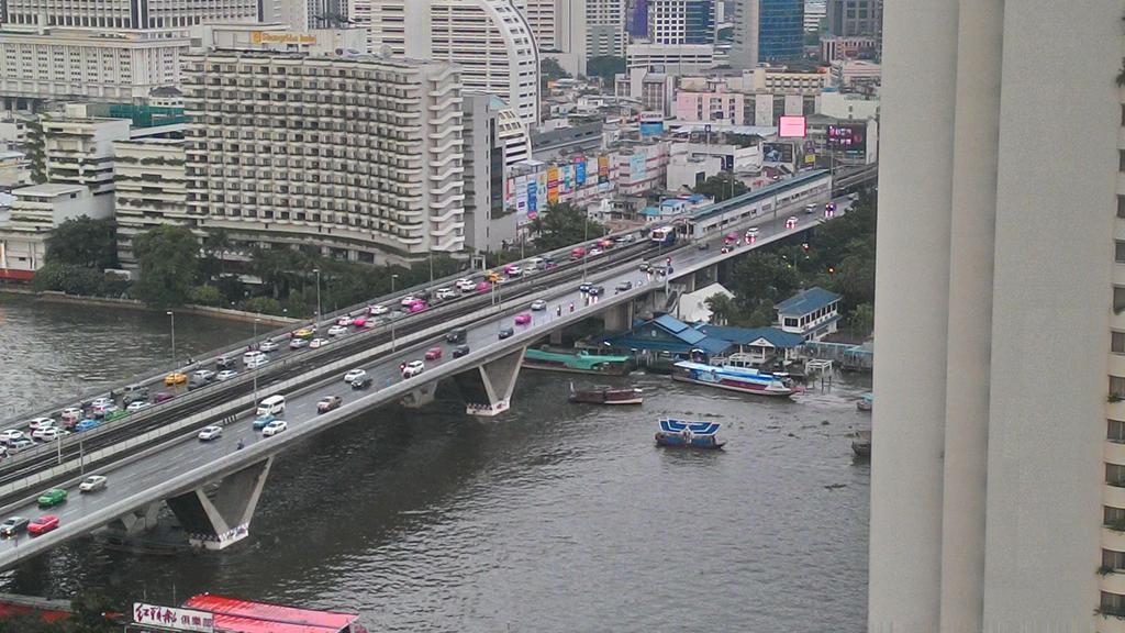 Baan Sathorn Riverfront Bangkok Exterior foto